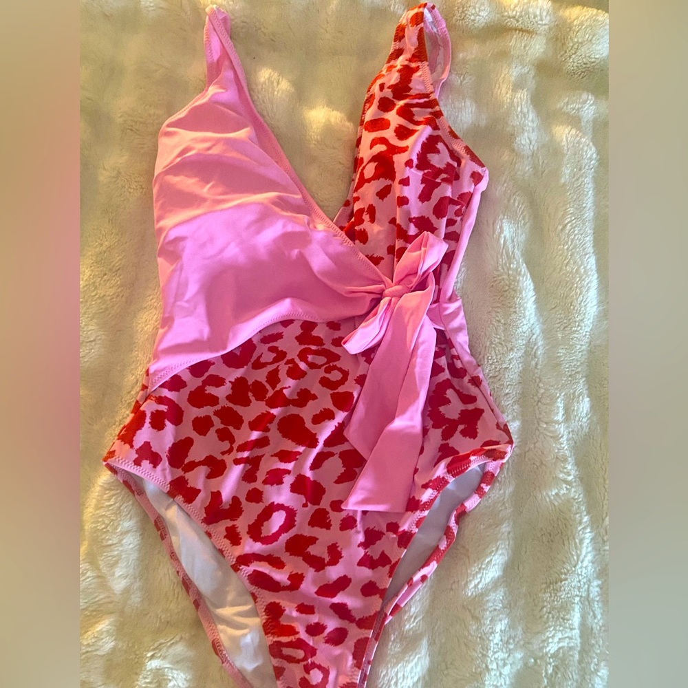 Leopard one piece Bathing Suit size medium never worn